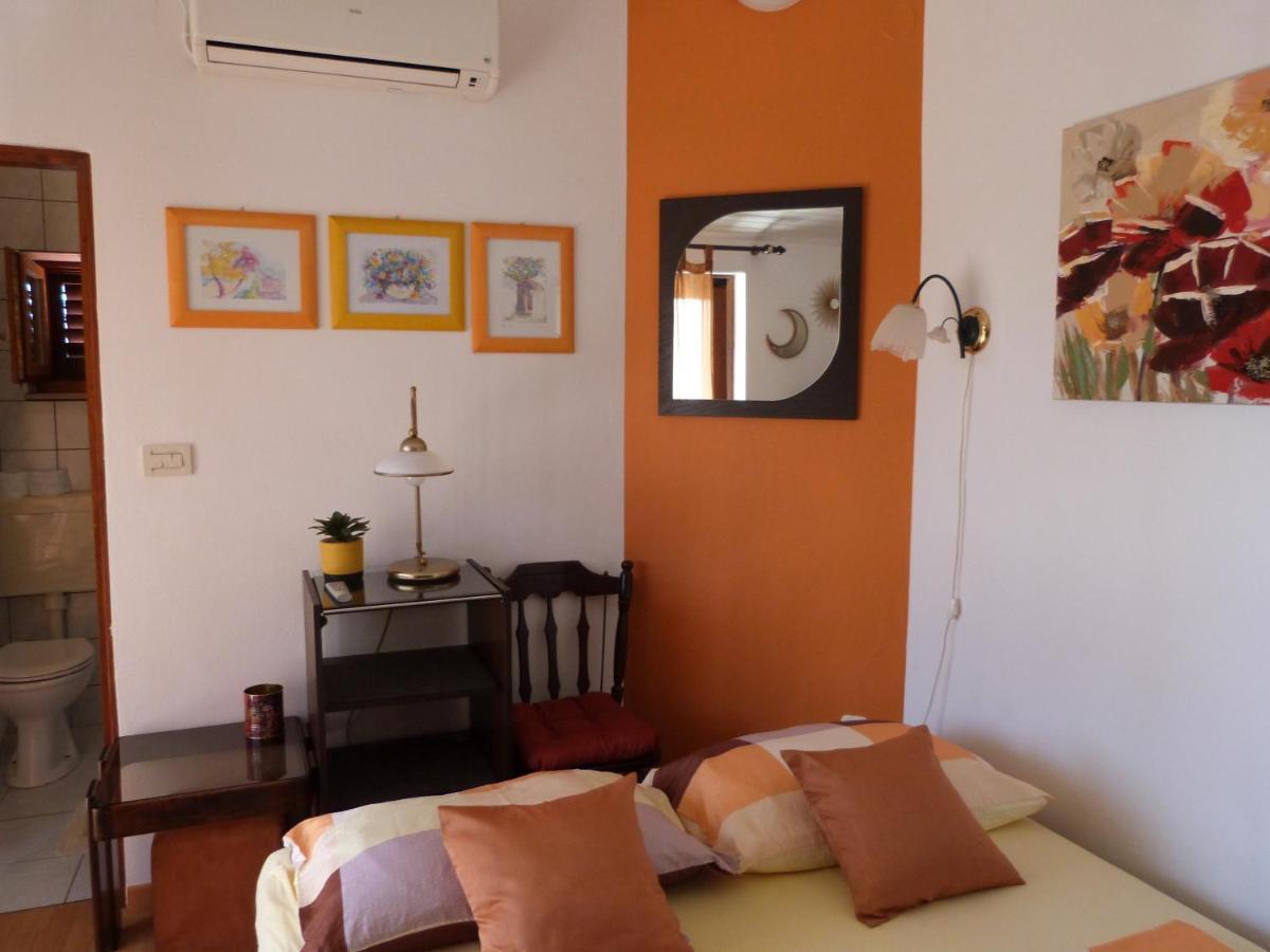 Apartments Eva Sukošan Екстериор снимка