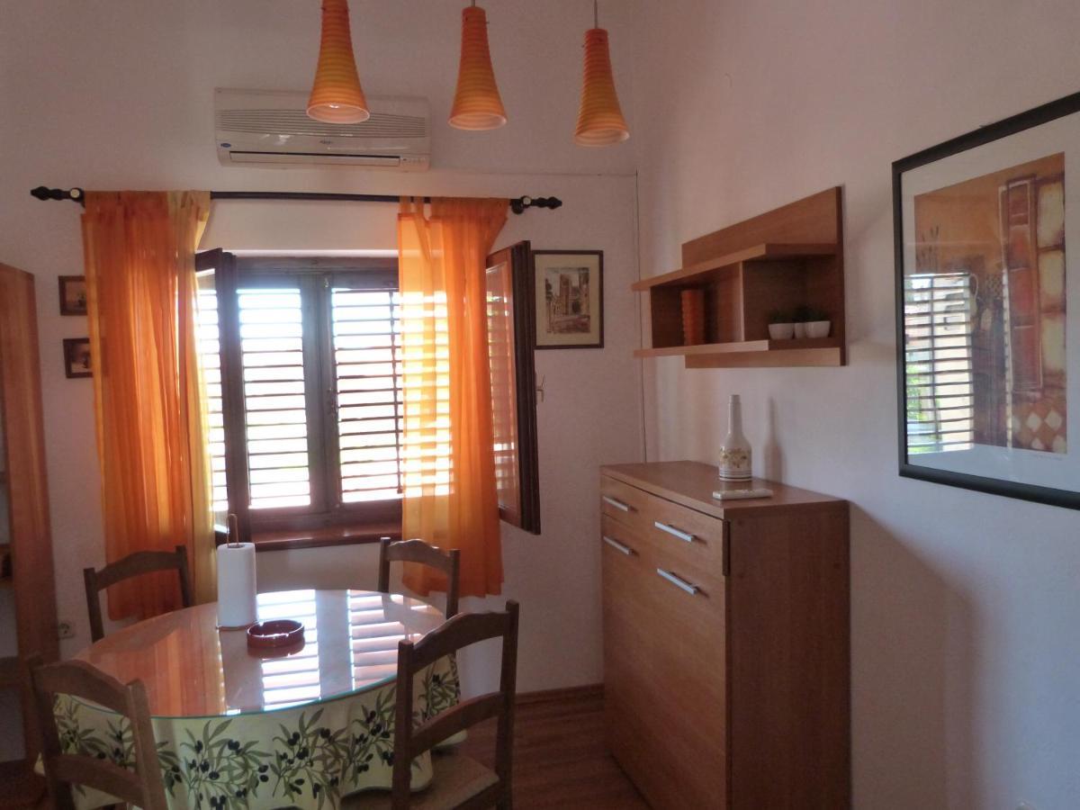 Apartments Eva Sukošan Екстериор снимка