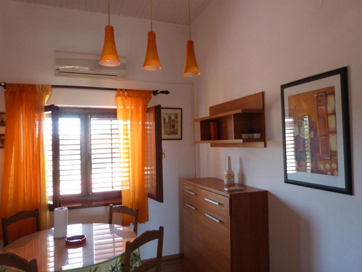 Apartments Eva Sukošan Екстериор снимка