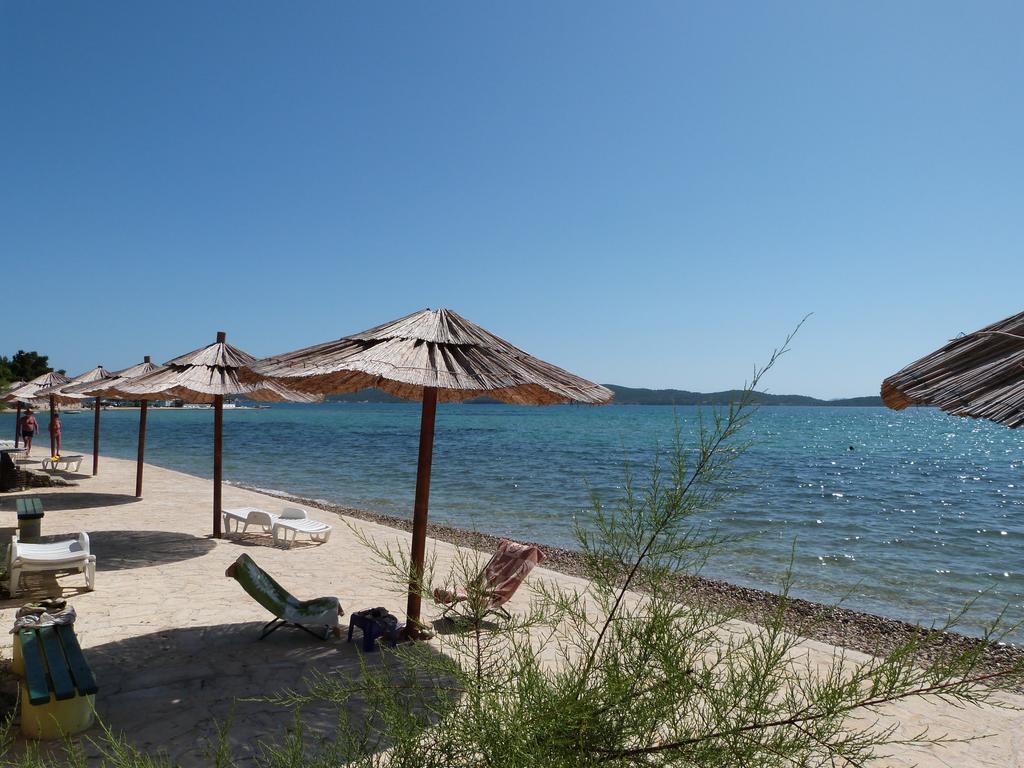Apartments Eva Sukošan Екстериор снимка