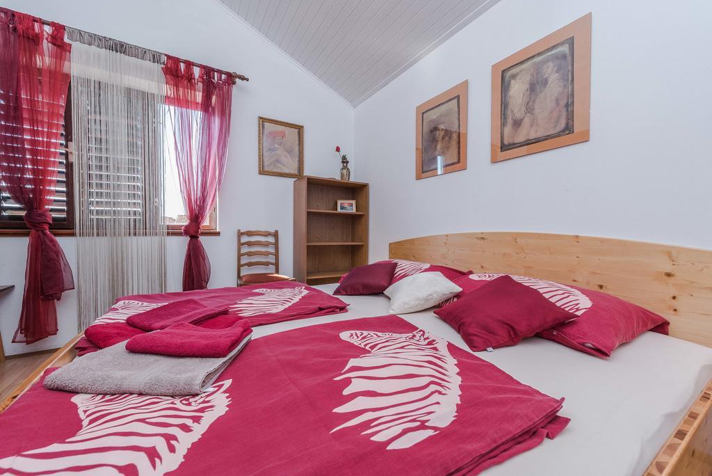Apartments Eva Sukošan Екстериор снимка