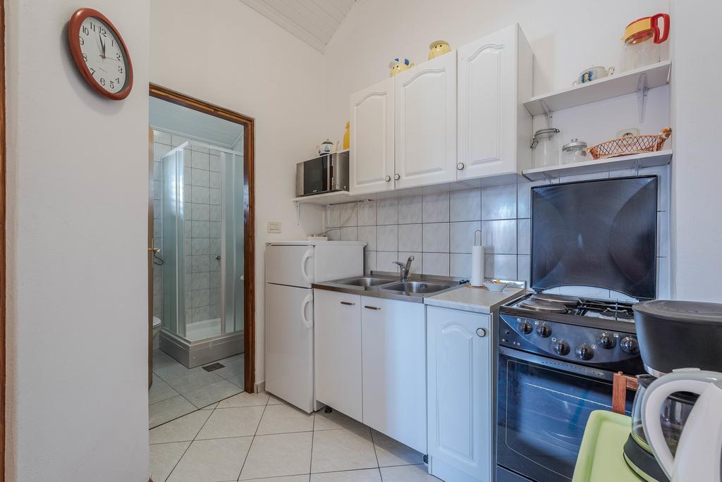 Apartments Eva Sukošan Екстериор снимка