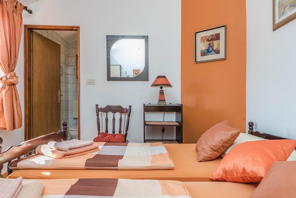 Apartments Eva Sukošan Екстериор снимка