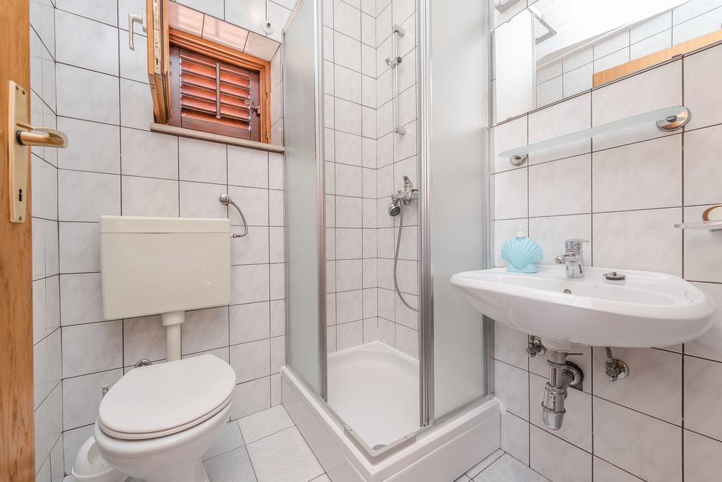 Apartments Eva Sukošan Екстериор снимка
