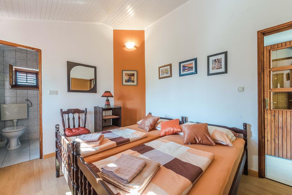 Apartments Eva Sukošan Екстериор снимка