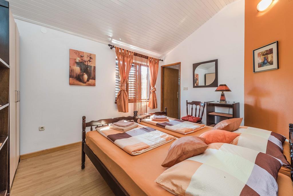 Apartments Eva Sukošan Екстериор снимка