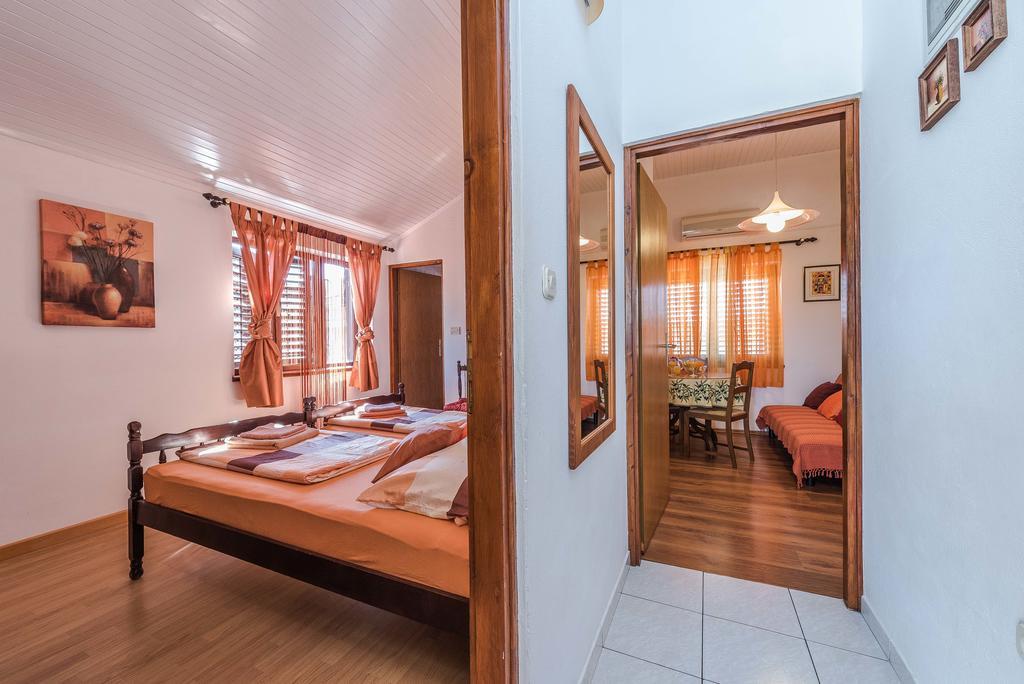 Apartments Eva Sukošan Екстериор снимка