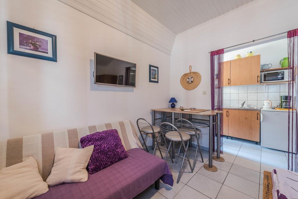 Apartments Eva Sukošan Екстериор снимка