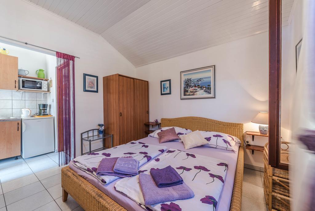 Apartments Eva Sukošan Екстериор снимка