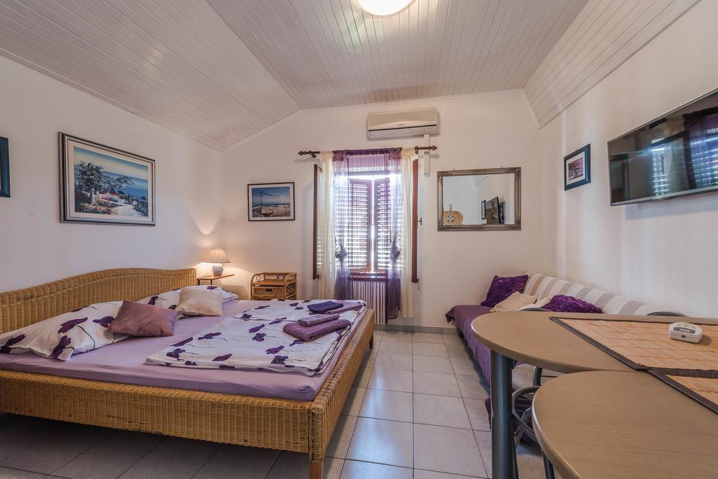 Apartments Eva Sukošan Екстериор снимка