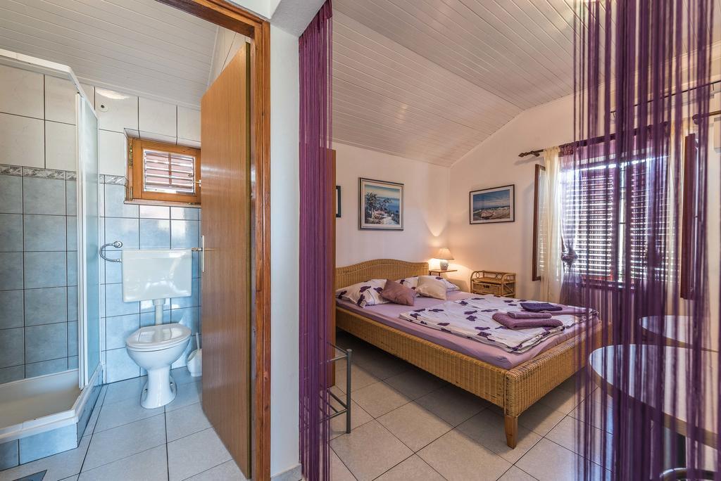 Apartments Eva Sukošan Екстериор снимка