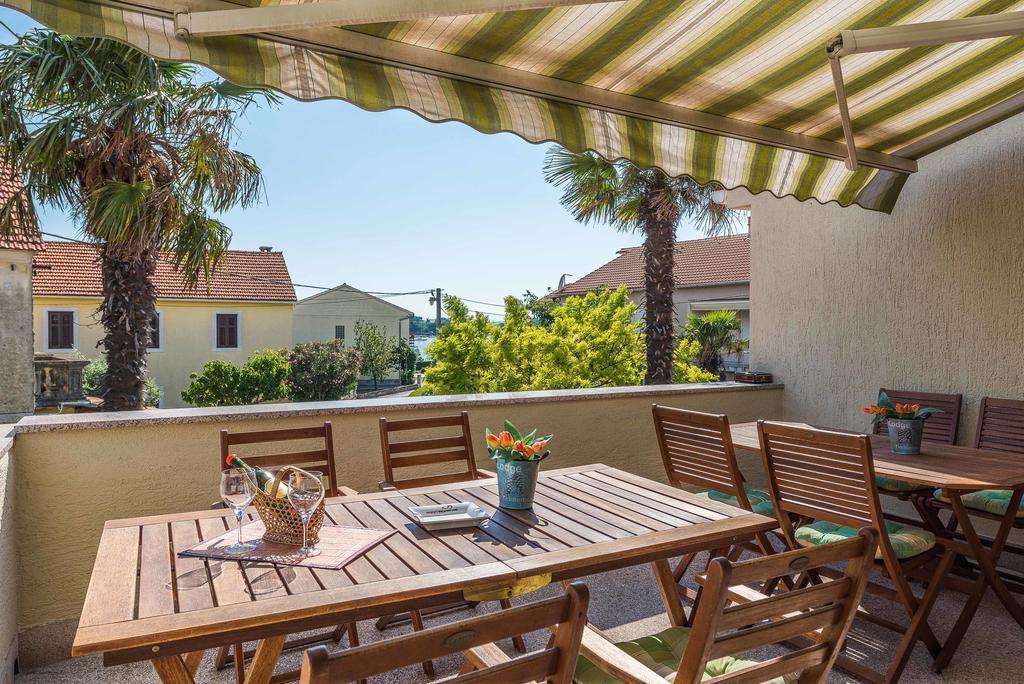 Apartments Eva Sukošan Екстериор снимка