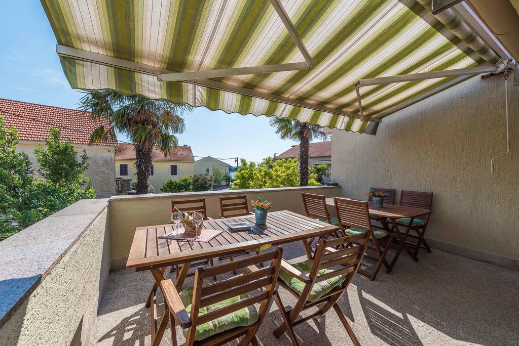 Apartments Eva Sukošan Екстериор снимка